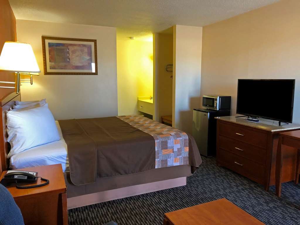 Americas Best Value Inn Sullivan Ruang foto