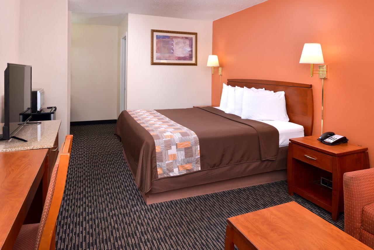 Americas Best Value Inn Sullivan Bagian luar foto