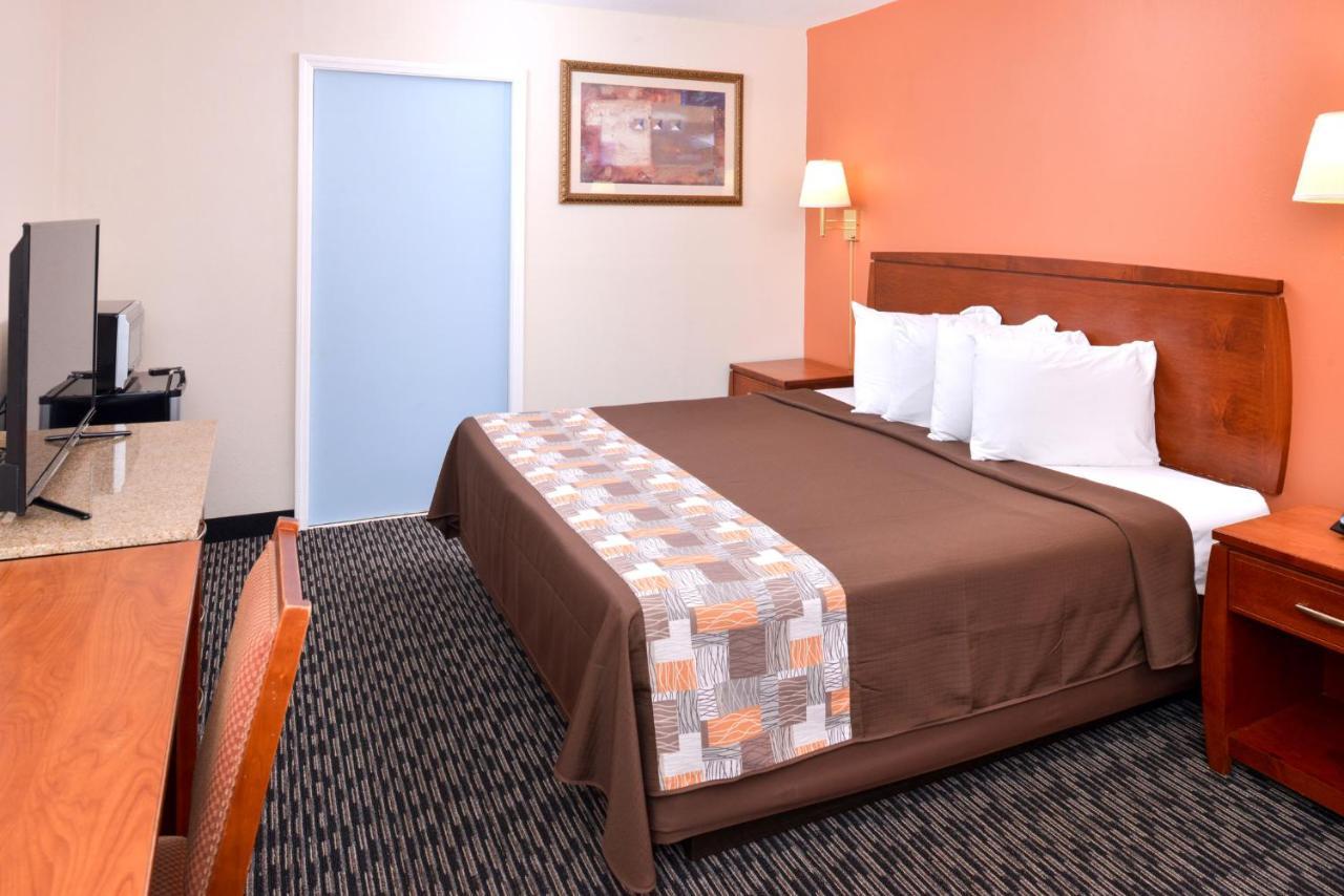 Americas Best Value Inn Sullivan Bagian luar foto