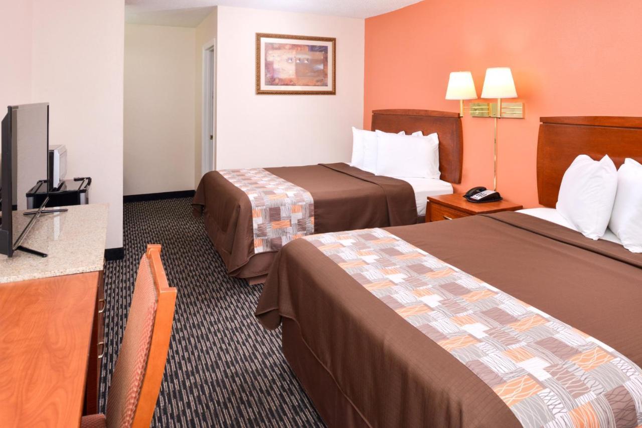 Americas Best Value Inn Sullivan Bagian luar foto